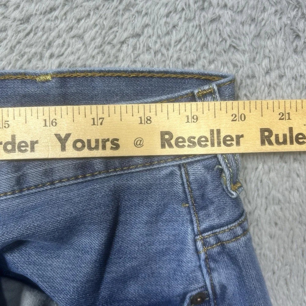 Levis levis 569
